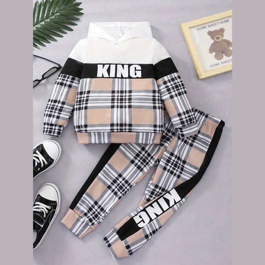 2pcs Boy's Plaid Pattern Stitching Outfit, KING Print Hoodie & Sweatpants Set (Golden Brown)